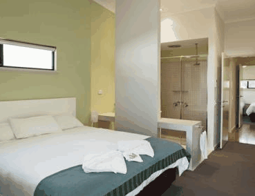 Footprints At Preston Beach - St Kilda Accommodation 4