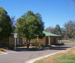 Balranald Caravan Park - St Kilda Accommodation 2