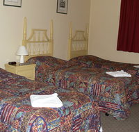 Knickerbocker Hotel Motel