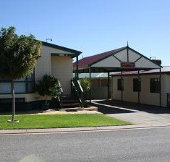 Outback Villas - St Kilda Accommodation