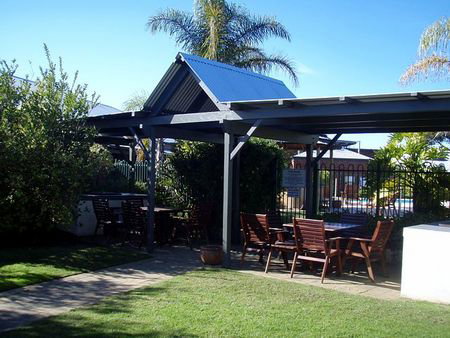Dunsborough Motel - St Kilda Accommodation 2