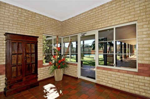 Drakesbrook Hotel Motel - St Kilda Accommodation 1