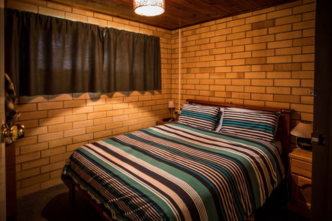 80 Page Drive Blanchetown -River Shack Rentals - St Kilda Accommodation 1