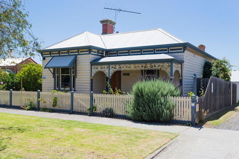 Abaleen House - St Kilda Accommodation 0