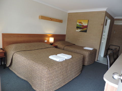Alexander Motor Inn Moree - St Kilda Accommodation 1