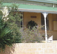 Amalie Cottage - St Kilda Accommodation