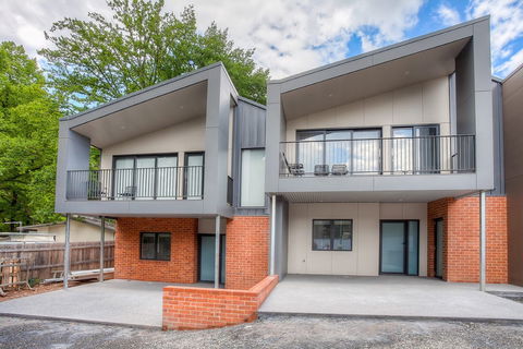 Art House Townhouses - St Kilda Accommodation 1