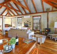 Billabong Moon - St Kilda Accommodation