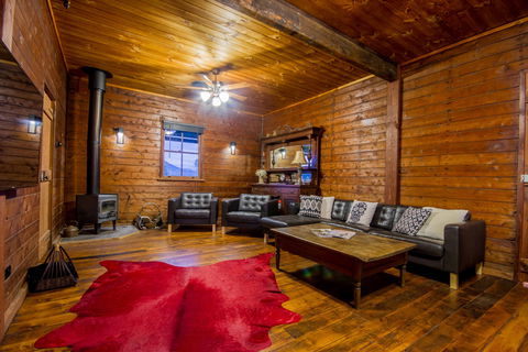 Blaxland's Cottage - St Kilda Accommodation 1