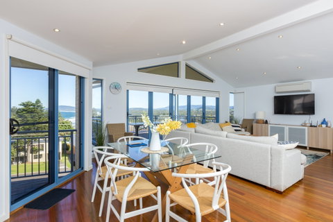 Blue Waters At Gerroa - St Kilda Accommodation 2