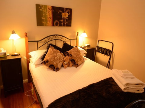 Emaroo Tramway Cottage - St Kilda Accommodation 2