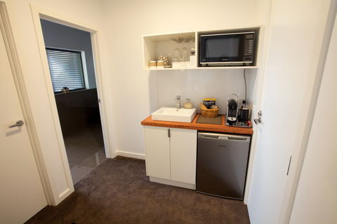 Feathertop  Accommodation - St Kilda Accommodation 2