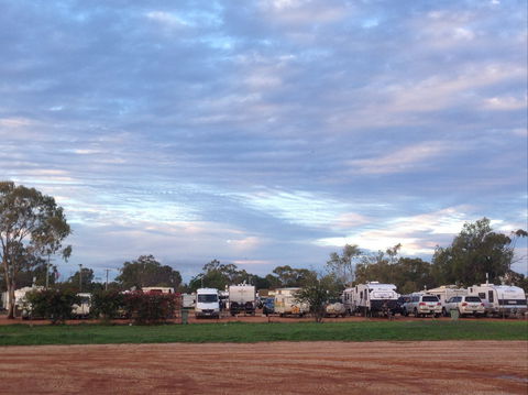 Lightning Ridge Holiday Park - St Kilda Accommodation 2