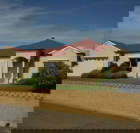New Ladsys - St Kilda Accommodation