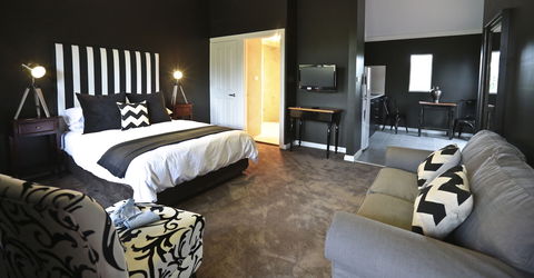 One Paddock Currency Creek Villas And RETREAT - St Kilda Accommodation 0