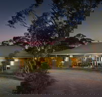 Riverbush Cottages - St Kilda Accommodation