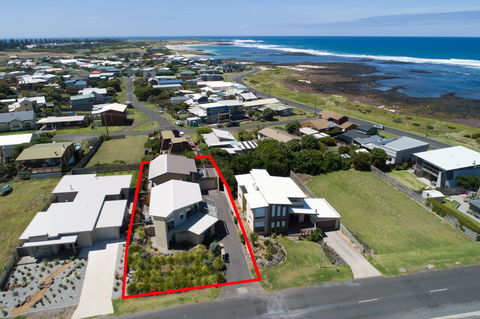 Tides Apartments Port Fairy - St Kilda Accommodation 2