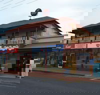 Victoria Hotel Port McDonnell - St Kilda Accommodation