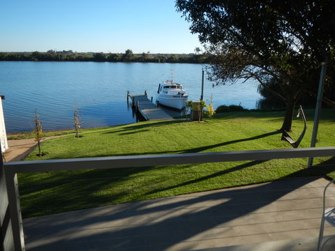 Washpool Retreat- Waterfront Living - St Kilda Accommodation 1
