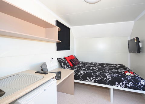 AAOK Jandowae Accommodation Park - St Kilda Accommodation 1