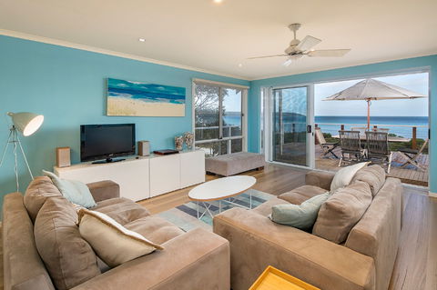 Alchemy On Island Beach - St Kilda Accommodation 2