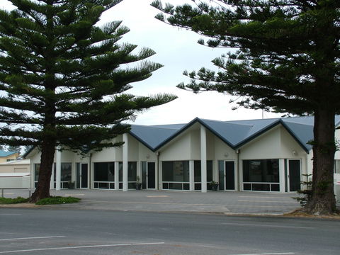 Beachport Caravan Park - St Kilda Accommodation 2