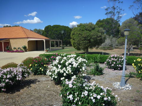 Fairways Bed And  Breakfast At Jerilderie - St Kilda Accommodation 2