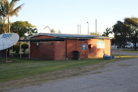 Grafton Greyhound Racing Club Caravan Park - St Kilda Accommodation 0