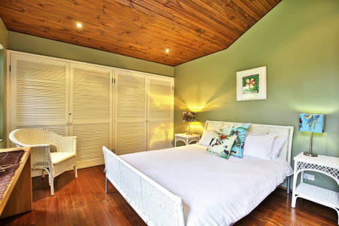 Indooroopilly - St Kilda Accommodation 2