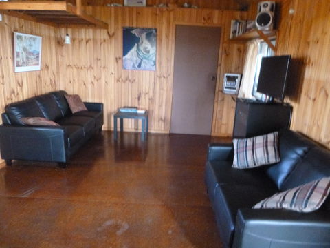 Melaleuca - Eco And Pet Friendly,  Harbor Point Cabins - St Kilda Accommodation 2