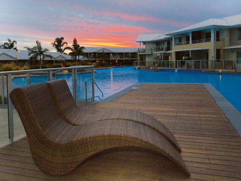 Oaks Port Stephens Pacific Blue Resort - St Kilda Accommodation 0