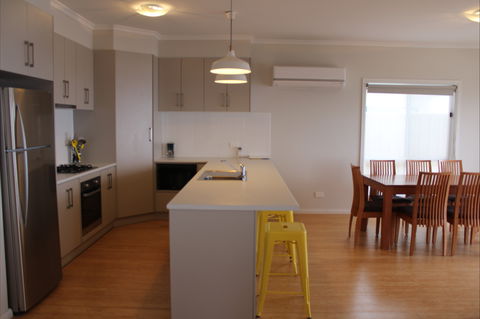 Pelican Place - St Kilda Accommodation 0
