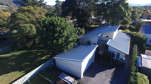 Renown House - St Kilda Accommodation 0