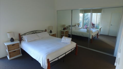 Renown House - St Kilda Accommodation 1