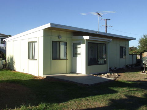 Seahorse Beach Shack - St Kilda Accommodation 2