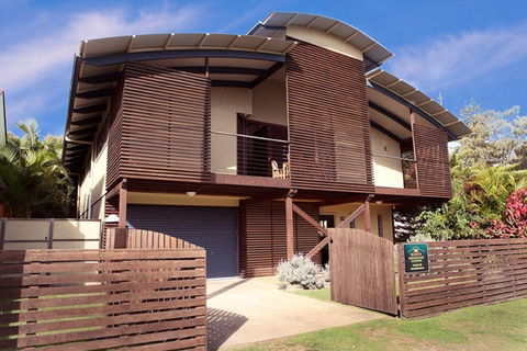 Seaesta Holiday Home - St Kilda Accommodation 0