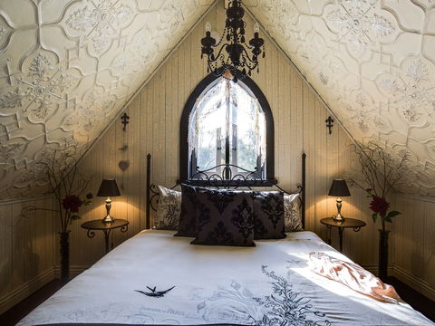 Silverleaf Cottage - St Kilda Accommodation 0