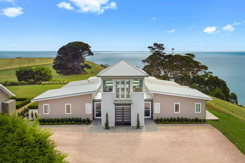 Table House Farm - St Kilda Accommodation 0