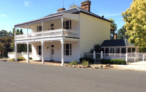 The White House, Carcoar - St Kilda Accommodation 0