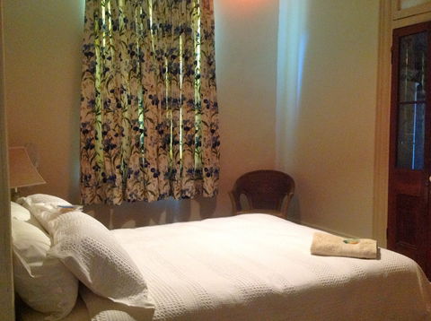 The White House, Carcoar - St Kilda Accommodation 2