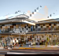 The Family Hotel Maitland - St Kilda Accommodation