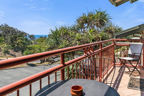 16 Point Lookout Beach Resort - St Kilda Accommodation 0