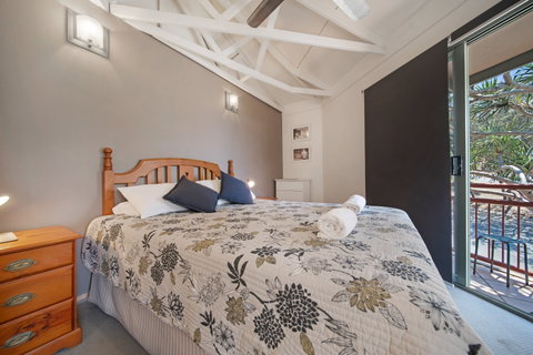 16 Point Lookout Beach Resort - St Kilda Accommodation 1