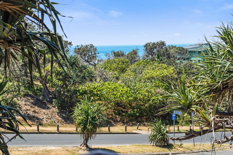 16 Point Lookout Beach Resort - St Kilda Accommodation 2