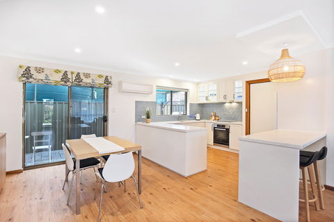 4/11 Cornhill Road - St Kilda Accommodation 1