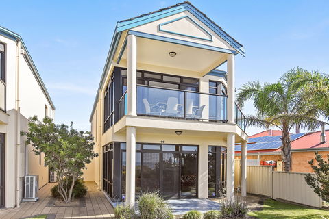 63 Franklin Parade - St Kilda Accommodation 1