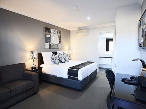 Aastro Dish Motor Inn - St Kilda Accommodation 2