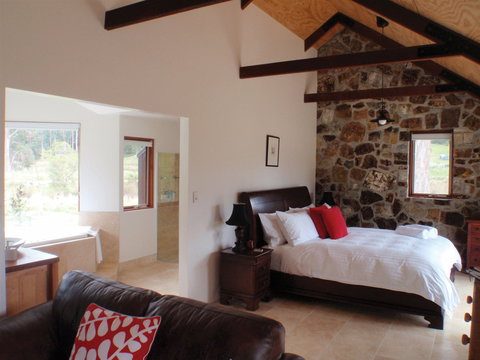 Adventure Bay Retreat - St Kilda Accommodation 2