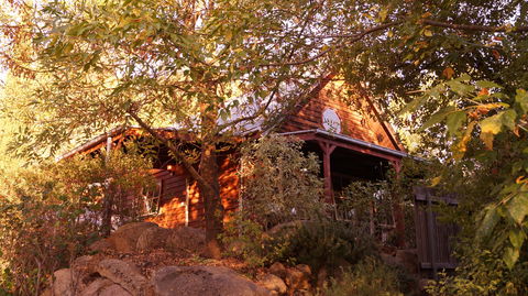 Artscape Cottage Beechworth - St Kilda Accommodation 0