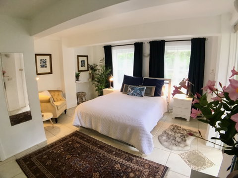 Bangalow Studio Apartment - St Kilda Accommodation 0